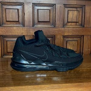 Nike Lebron 17 low